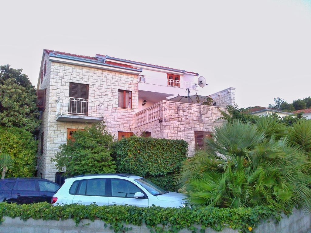 Apartman Mladenka Supetar Exterior foto