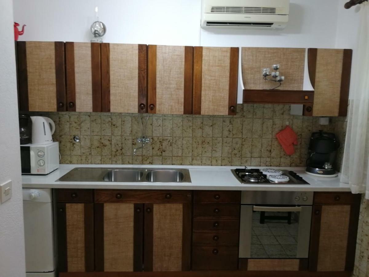 Apartman Mladenka Supetar Exterior foto